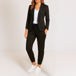 Monique | Nowoczesny i elegancki garnitur